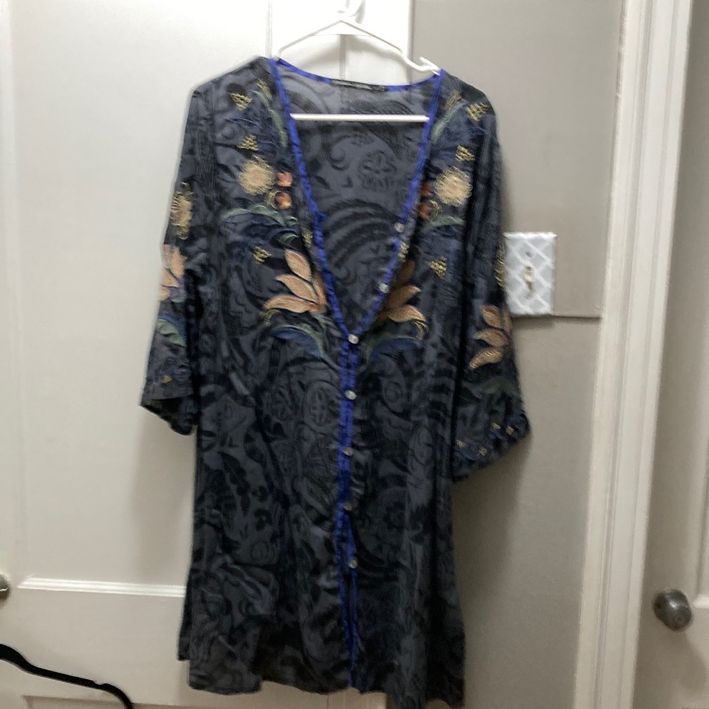 Gudrun Sjoden top with pockets and gold embroidery in gray and blue size L.